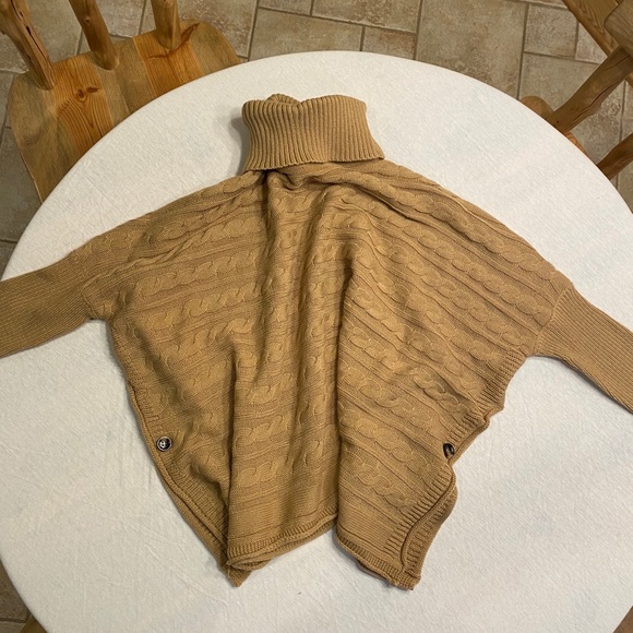 turtle neck - Picture 2 of 3